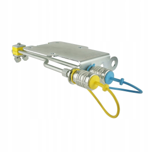 Kompletny wspornik tylnych gniazd do ursusa c-330 w komplecie z dwoma gniazdami i rurkami