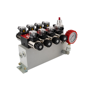 Rozdzielacz hydrauliczny 4 sekcyjny 12V blokowy typu Cetop 3 NG6 z proporcjonalnym regulatorem przepływu w komplecie z manometrem, wtyczkami elektrycznymi i przyłączami