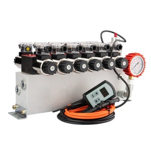 Rozdzielacz hydrauliczny 6 sekcyjny 12V blokowy typu Cetop 3 NG6 z proporcjonalnym regulatorem przepływu w komplecie ze sterownikiem zaworu proporcjonalnego ARPWM, manometrem, wtyczkami elektrycznymi i przyłączami