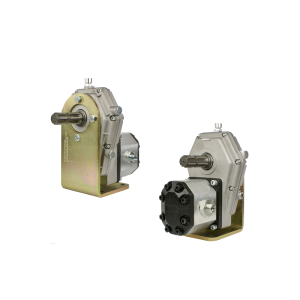 Multiplikator przystawka z wystającym wałkiem WOM z obu stron z pompą zębatą wydajność do 67L/min. W zestawie ze wspornikiem mocującym do podstawy.